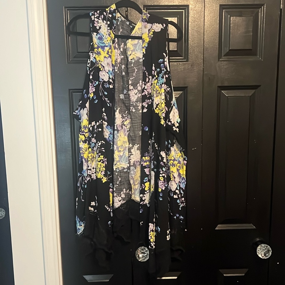 Plus Size Torrid Vest with lace size 6